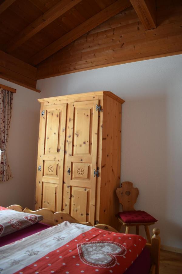 B&B Stiffler-Huus Davos Exterior photo